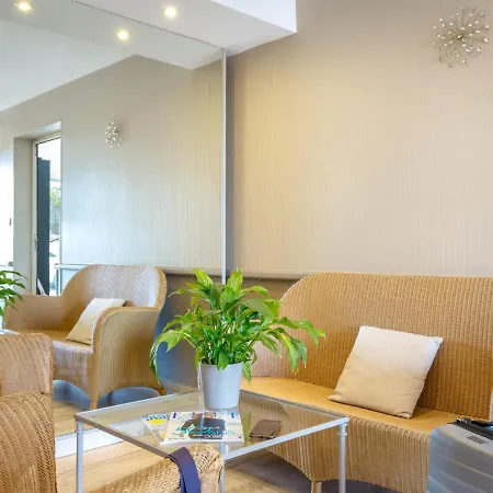 Climatise Proche Et Commerces Avec Wifi - Fr-1-466a-31 * Saint-Raphaël